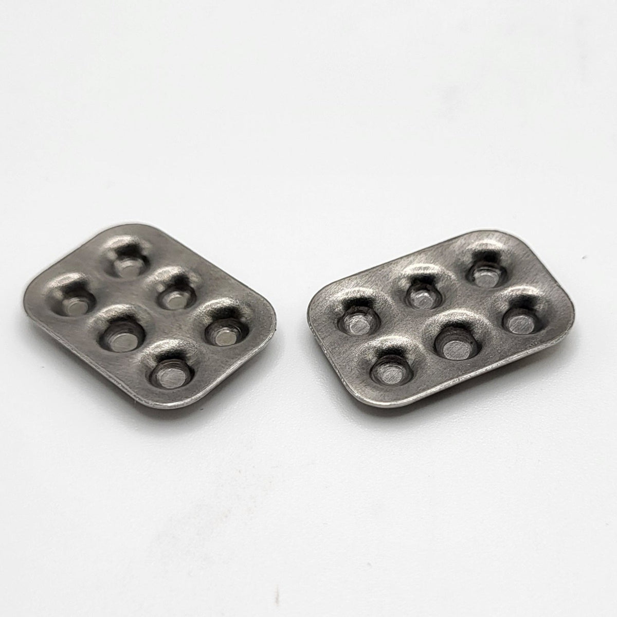 Muffin Pans - Set of 2 - Metal - 1/12 Scale Dollhouse Miniature