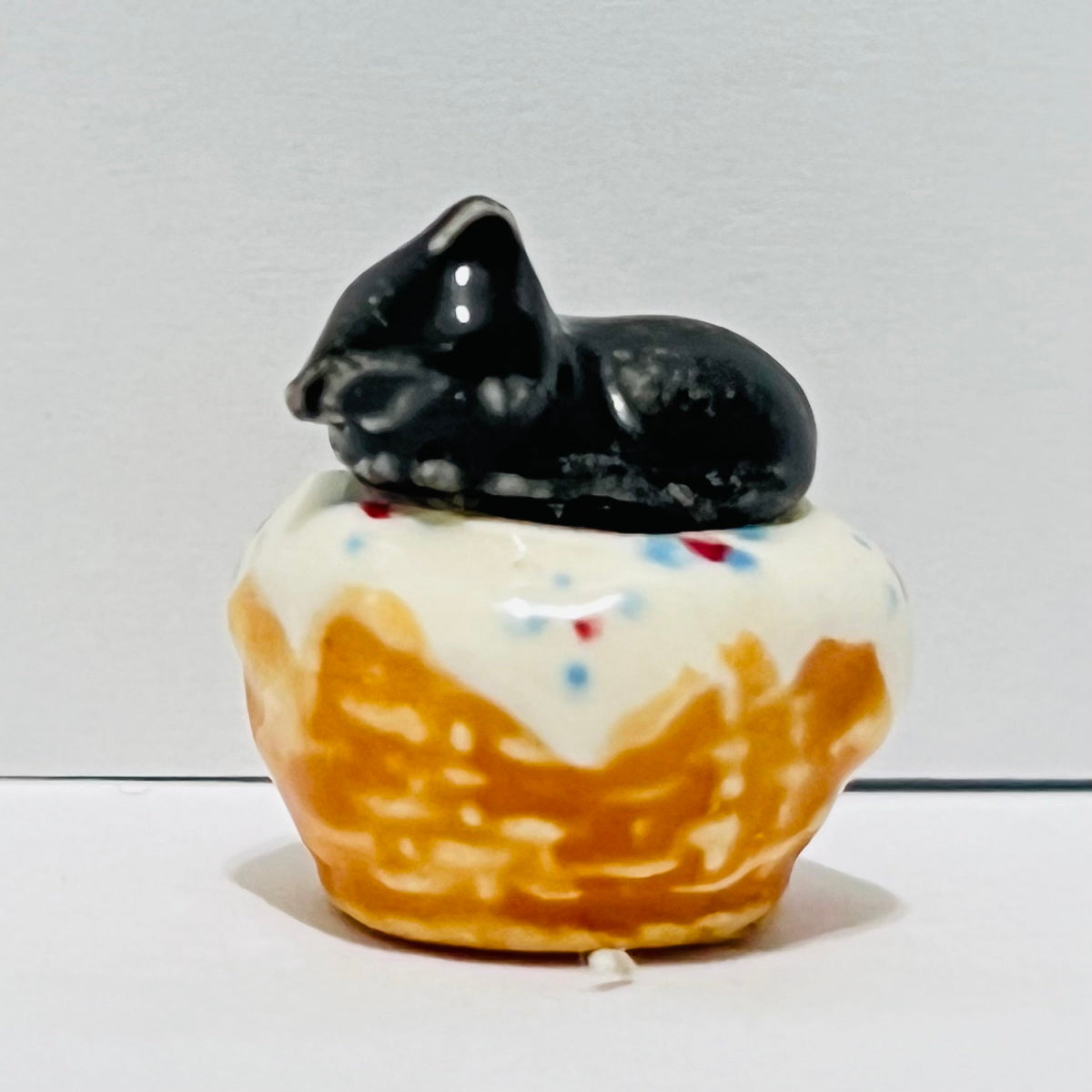 Cookie Jar - Cat on a Cupcake - 1/2 Scale Dollhouse Miniature