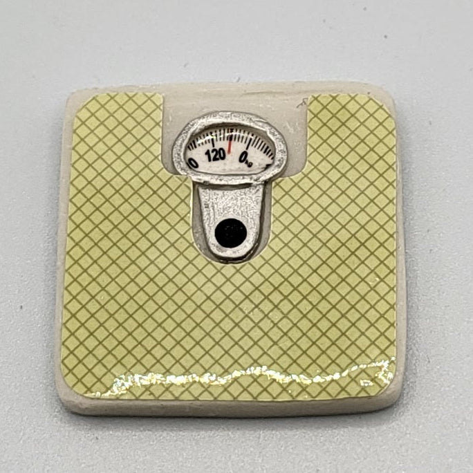 Bathroom Scale - Green - 1/12 Scale Dollhouse Miniature