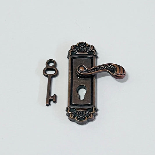 Door Handle (Right) with Key - Bronze - 1/12 Scale Miniature