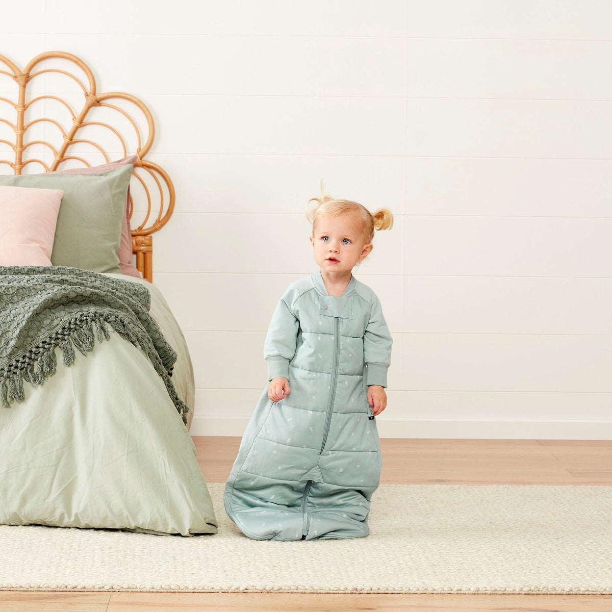 ergoPouch - Organic Winter Long Sleeved 2 in 1 Sleeping Suit Bag - Sage 2.5 TOG